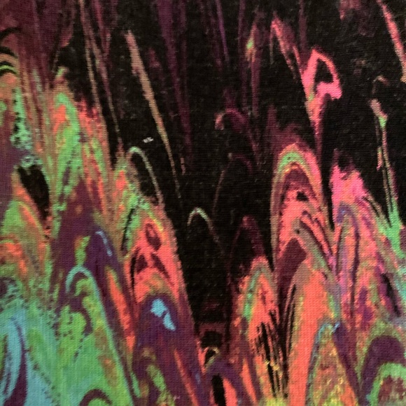 Colorful Abstract Patterned Top - Picture 6 of 6